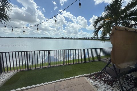 Casa en alquiler en Miami Lakes, Florida, 4 dormitorios, 177.26 m2 № 1928384 - foto 4