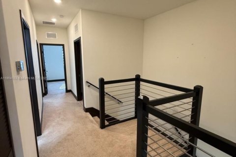 Casa en alquiler en Miami Lakes, Florida, 4 dormitorios, 177.26 m2 № 1928384 - foto 19