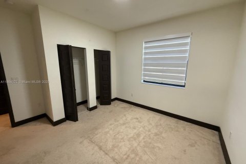 Casa en alquiler en Miami Lakes, Florida, 4 dormitorios, 177.26 m2 № 1928384 - foto 29