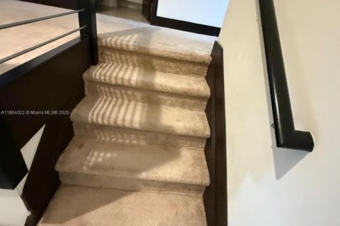 Casa en alquiler en Miami Lakes, Florida, 4 dormitorios, 177.26 m2 № 1928384 - foto 23