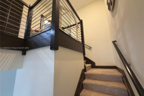 Casa en alquiler en Miami Lakes, Florida, 4 dormitorios, 177.26 m2 № 1928384 - foto 16