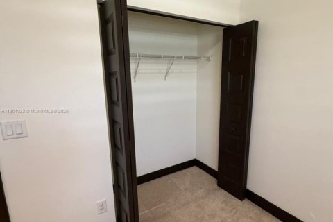 Casa en alquiler en Miami Lakes, Florida, 4 dormitorios, 177.26 m2 № 1928384 - foto 22