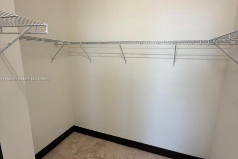 Casa en alquiler en Miami Lakes, Florida, 4 dormitorios, 177.26 m2 № 1928384 - foto 26