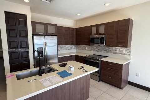 Casa en alquiler en Miami Lakes, Florida, 4 dormitorios, 177.26 m2 № 1928384 - foto 9