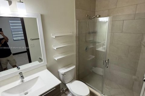 Casa en alquiler en Miami Lakes, Florida, 4 dormitorios, 177.26 m2 № 1928384 - foto 27