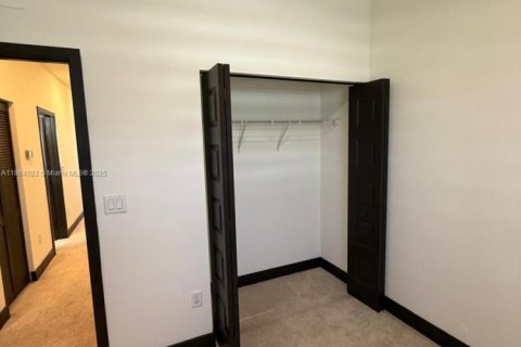 Casa en alquiler en Miami Lakes, Florida, 4 dormitorios, 177.26 m2 № 1928384 - foto 18