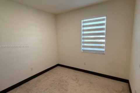 Casa en alquiler en Miami Lakes, Florida, 4 dormitorios, 177.26 m2 № 1928384 - foto 24