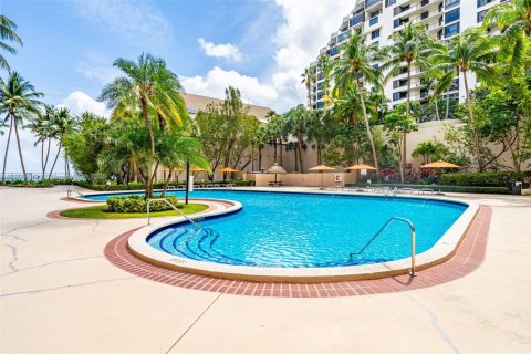 Condo in Miami, Florida, 1 bedroom № 1951511 - photo 26