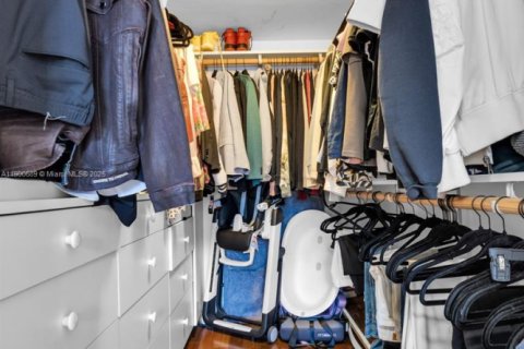 Condo in Miami, Florida, 1 bedroom № 1951511 - photo 22