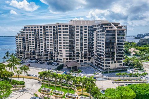 Condo in Miami, Florida, 1 bedroom № 1951511 - photo 4