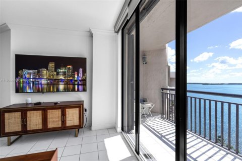 Condo in Miami, Florida, 1 bedroom № 1951511 - photo 10