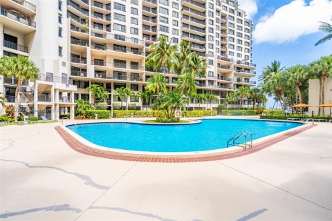 Condo in Miami, Florida, 1 bedroom № 1951511 - photo 27