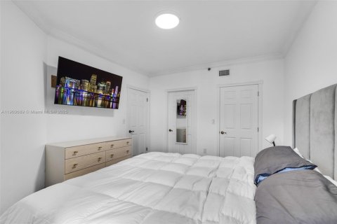 Condo in Miami, Florida, 1 bedroom № 1951511 - photo 19