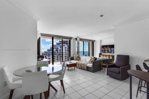 Condo in Miami, Florida, 1 bedroom № 1951511 - photo 5