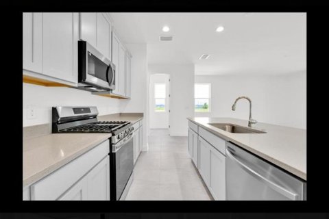 Купить виллу или дом в Миннеола, Флорида 11 комнат, 306.02м2, № 2403440 - фото 4