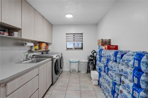 Купить виллу или дом в Майами, Флорида 4 спальни, 250.65м2, № 1889804 - фото 11