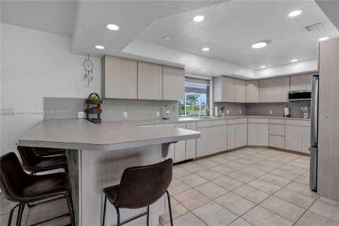 Купить виллу или дом в Майами, Флорида 4 спальни, 250.65м2, № 1889804 - фото 9