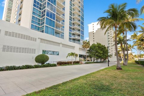 Condominio en venta en Miami Beach, Florida, 2 dormitorios, 110.55 m2 № 1922388 - foto 1
