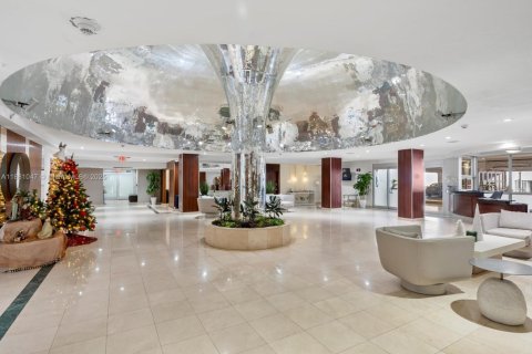 Condominio en venta en Miami Beach, Florida, 2 dormitorios, 110.55 m2 № 1922388 - foto 2