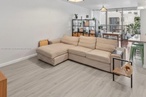 Condominio en venta en Miami Beach, Florida, 2 dormitorios, 110.55 m2 № 1922388 - foto 4