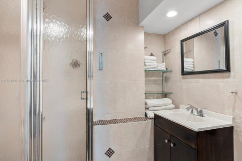 Condominio en venta en Miami Beach, Florida, 2 dormitorios, 110.55 m2 № 1922388 - foto 18