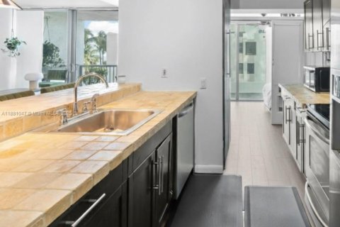 Condominio en venta en Miami Beach, Florida, 2 dormitorios, 110.55 m2 № 1922388 - foto 10