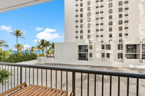 Condominio en venta en Miami Beach, Florida, 2 dormitorios, 110.55 m2 № 1922388 - foto 19