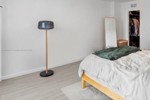 Condominio en venta en Miami Beach, Florida, 2 dormitorios, 110.55 m2 № 1922388 - foto 14