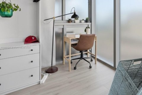 Condominio en venta en Miami Beach, Florida, 2 dormitorios, 110.55 m2 № 1922388 - foto 17