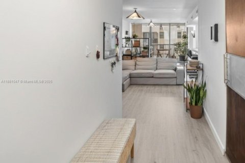 Condominio en venta en Miami Beach, Florida, 2 dormitorios, 110.55 m2 № 1922388 - foto 12