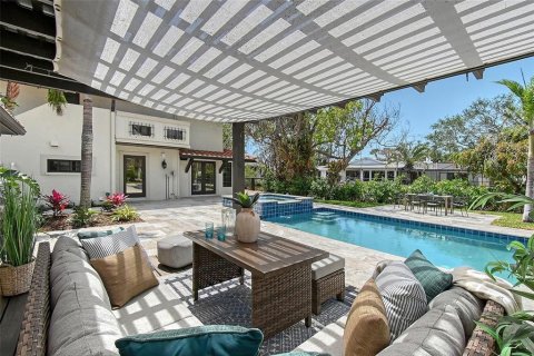 House in Sarasota, Florida 3 bedrooms, 276.29 sq.m. № 1636723 - photo 5