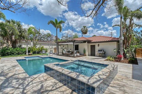 House in Sarasota, Florida 3 bedrooms, 276.29 sq.m. № 1636723 - photo 28