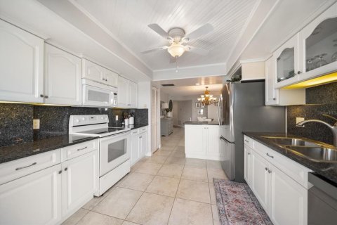 Copropriété à vendre à Clearwater, Floride: 2 chambres, 142.14 m2 № 2375454 - photo 17