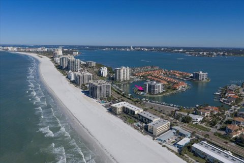 Copropriété à vendre à Clearwater, Floride: 2 chambres, 142.14 m2 № 2375454 - photo 2