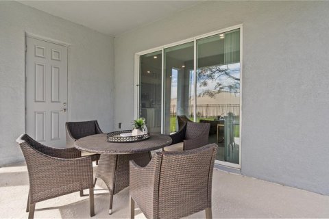House in Davenport, Florida 4 bedrooms, 246.19 sq.m. № 2197841 - photo 10