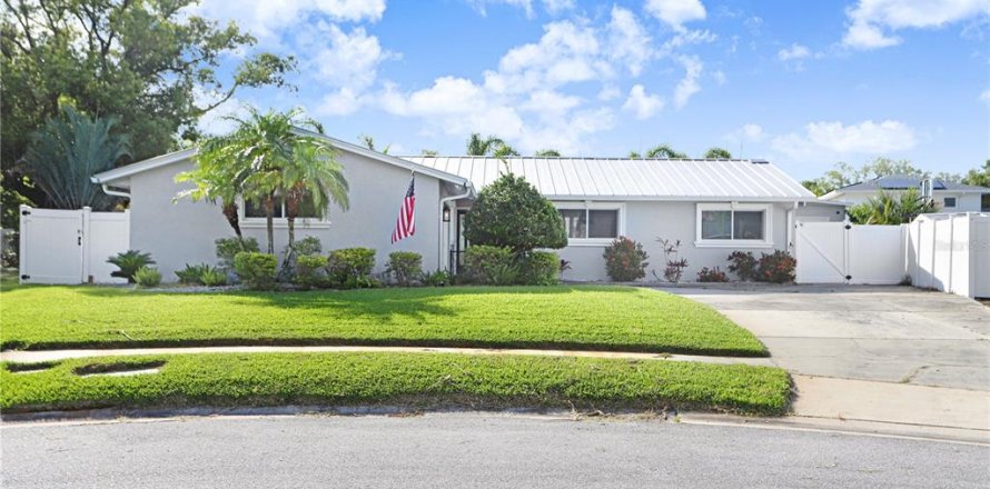 Villa ou maison à Tampa, Floride 3 chambres, 150.41 m2 № 2107282