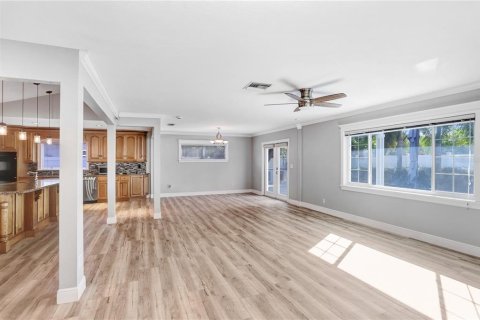 Villa ou maison à vendre à Tampa, Floride: 3 chambres, 150.41 m2 № 2107282 - photo 9