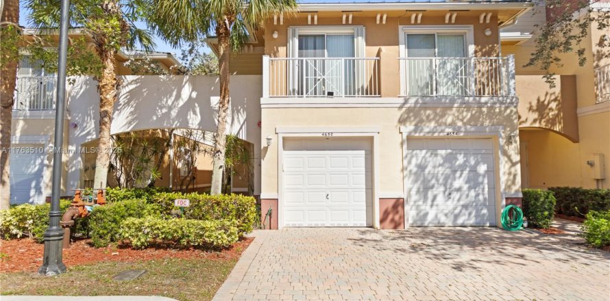 Adosado en Davie, Florida 2 dormitorios, 110.09 m2 № 2034829