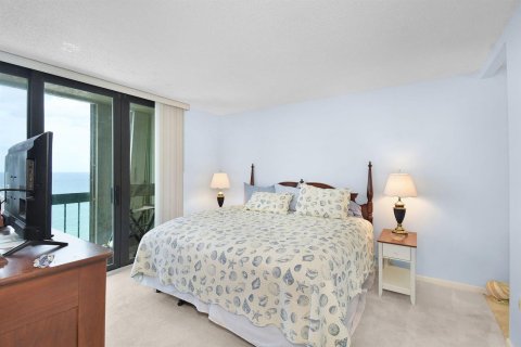 Condo in Jensen Beach, Florida, 2 bedrooms  № 2172560 - photo 14