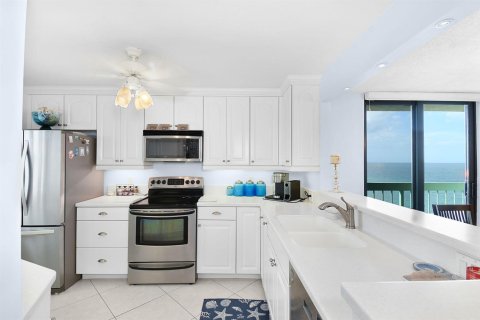 Condo in Jensen Beach, Florida, 2 bedrooms  № 2172560 - photo 11