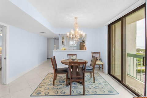 Condo in Jensen Beach, Florida, 2 bedrooms  № 2172560 - photo 6