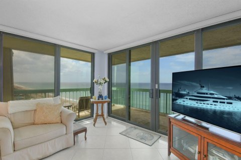 Condo in Jensen Beach, Florida, 2 bedrooms  № 2172560 - photo 9