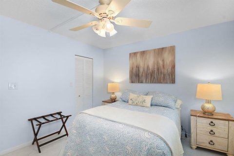 Condo in Jensen Beach, Florida, 2 bedrooms  № 2172560 - photo 17