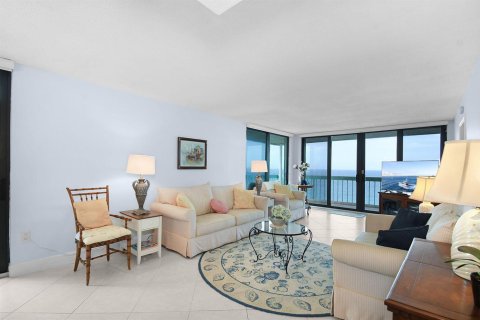 Condo in Jensen Beach, Florida, 2 bedrooms  № 2172560 - photo 7