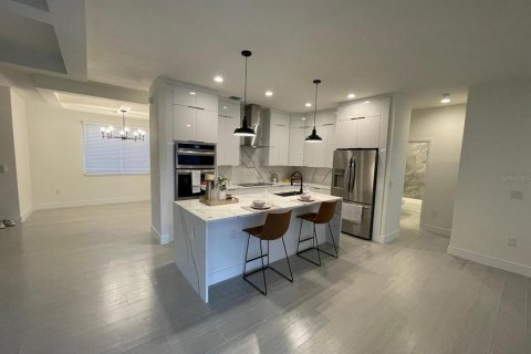 House in Port Charlotte, Florida 4 bedrooms, 177.81 sq.m. № 1771672 - photo 5