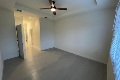 House in Port Charlotte, Florida 4 bedrooms, 177.81 sq.m. № 1771672 - photo 10