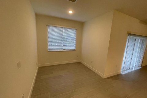 House in Port Charlotte, Florida 4 bedrooms, 177.81 sq.m. № 1771672 - photo 8