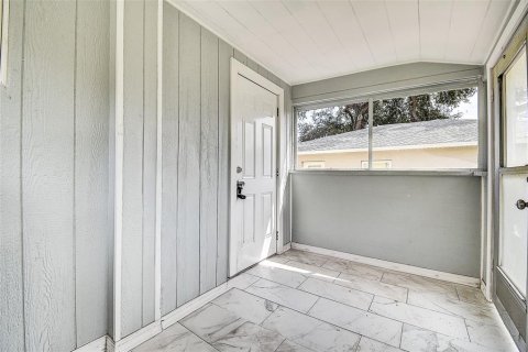 House in Saint Petersburg, Florida 3 bedrooms, 112.6 sq.m. № 1904072 - photo 25