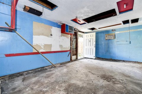 House in Saint Petersburg, Florida 3 bedrooms, 112.6 sq.m. № 1904072 - photo 29