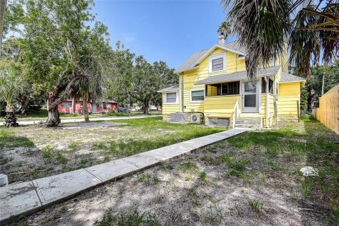 House in Saint Petersburg, Florida 3 bedrooms, 112.6 sq.m. № 1904072 - photo 26
